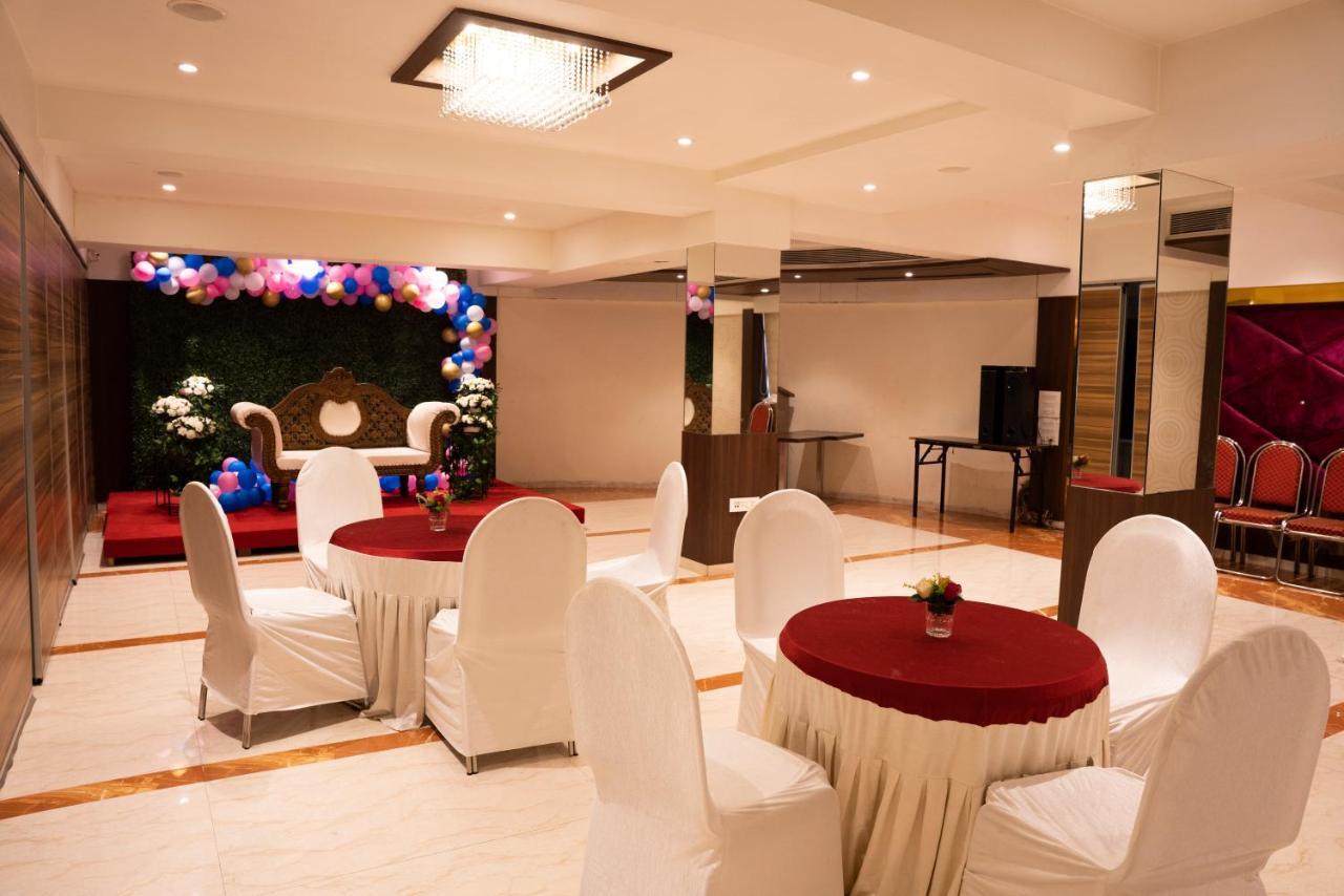 Gold Crest Business Hotel Navi Mumbai Exterior photo